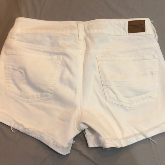 American Eagle White Shorts - Picture 2 of 4